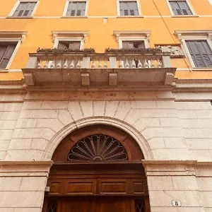 Mario Number 8 Apartment Verona