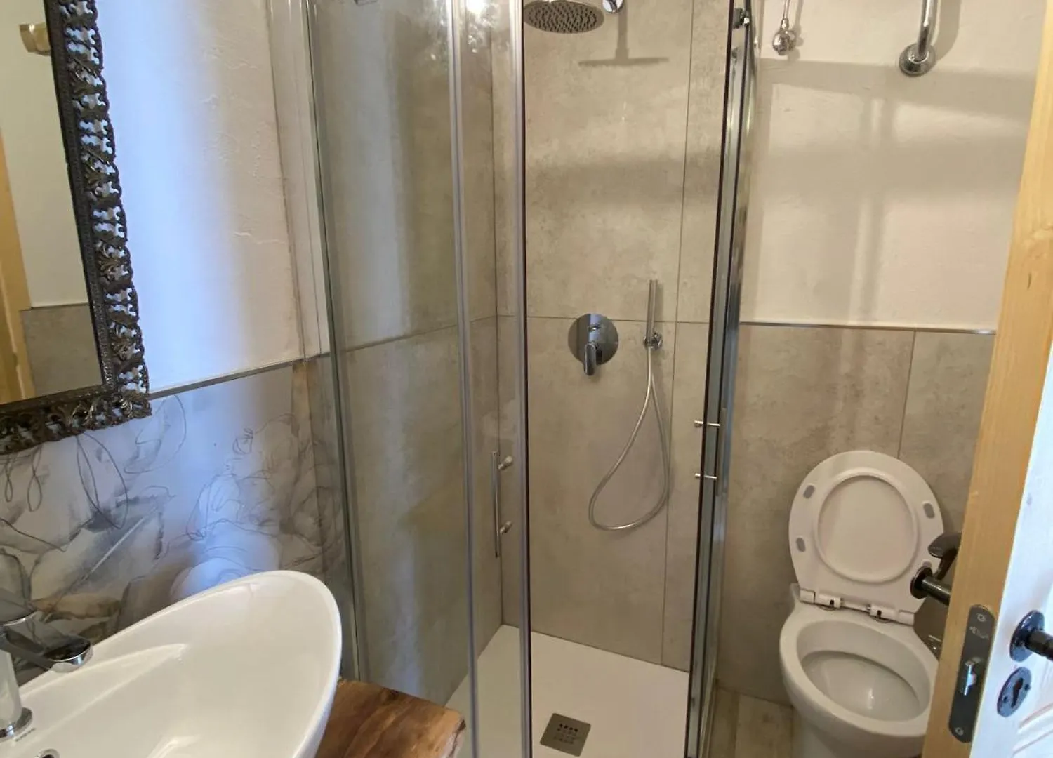 Agriturismo La Cascina dei Chicchi Bagnone 0*,  Italia